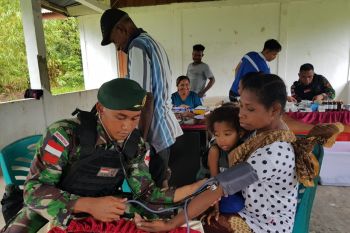 Satgas Yonif 755 gelar pelayanan kesehatan di Kampung Anus Sarmi, Papua