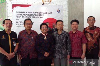 Budayawan Prof Bandem bahagia terima Bintang Jasa Kaisar Jepang