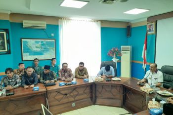 Bupati sampaikan hasil tuntutan warga Natuna ke Presiden