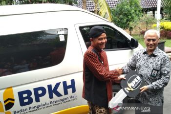 Ganjar ajak milenial tunaikan ibadah haji pada usia muda