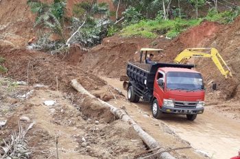 Jalur Mlaya-Pandanarum kembali normal pascalongsor