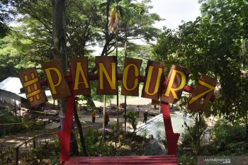 Wisata sumb&egrave;r air hutan