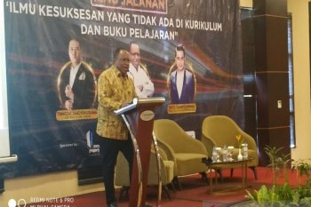 Wamen PUPR John Wetipo harapkan pemuda Papua mulai tekuni dunia usaha