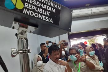 Pemeriksaan kesehatan di pelabuhan Batam diperketat