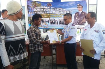 Kesyahbandaran Situbondo berikan layanan gratis Pas Kecil bagi kapal nelayan (Video)
