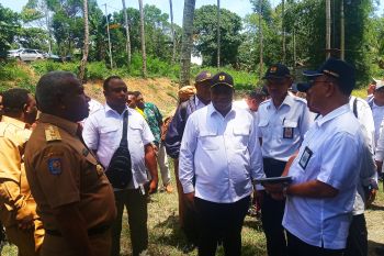 Wamen PUPR tinjau lokasi Pembangunan jembatan Pulau Mansinam Manokwari