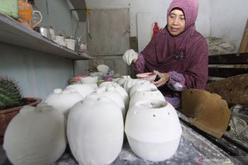 Kerajinan berbahan limbah styrofoam