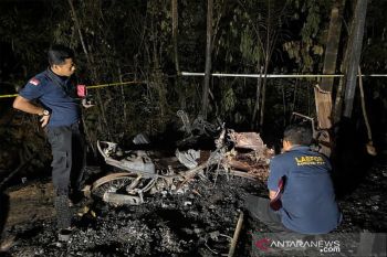 Tim Labfor periksa penyebab terbakarnya rumah hingga seorang perempuan tewas