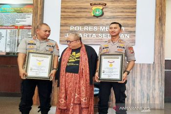 Mantan Kasat Reskrim terima penghargaan MURI