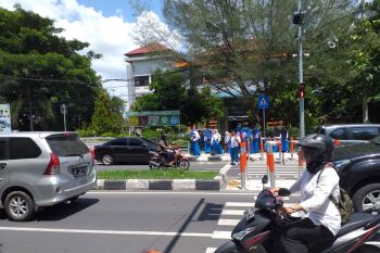 Buntut rekaman "video call" berbau pornografi siswa SMK Mataram, Disdik segera kaji larangan bawa HP ke sekolah