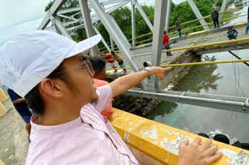 Jembatan trans Sulawesi di Barru diduga amblas karena karatan