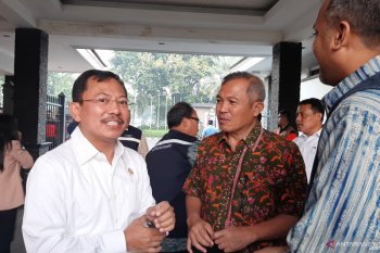 Menkes minta dinkes pantau WNI dari Natuna walau mereka sehat
