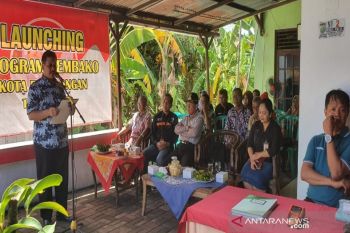 Bantu tingkatkan gizi keluarga miskin, Pemkot Pekalongan salurkan bantuan sembako