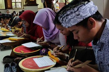 Ratusan Peserta Ikuti Festival Bulan Bahasa Bali