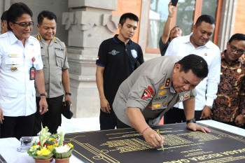 PEMKAB BADUNG APRESIASI MUSEUM PENANGGULANGAN TERORISME OLEH POLDA BALI