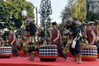 &ldquo;DENPASAR FESTIVAL&rdquo; KE-12 DITANDAI PEMUKULAN DRUM JIGU
