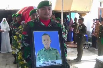 Jenazah korban Mi-17 Kopda Dwi Purnomo dimakamkan di Magetan