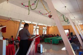 Kapolsek Onggaya ajak Jemaat GPI Betlehem menjaga kamtibmas