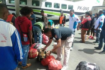 Polres Puja razia di bandara Mulia cegah peredaran minuman beralkohol
