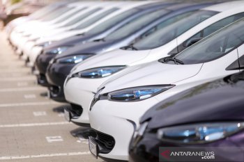 Penjualan mobil turun 38,4 persen