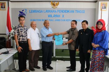 9.300 dosen PTS di LL Dikti Wilayah X, baru 29 yang bergelar profesor