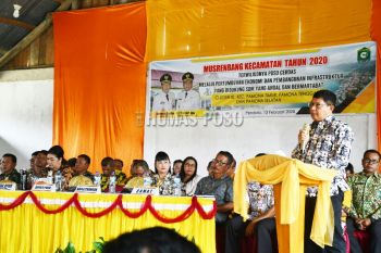 Bupati Poso harapkan kades miliki visi dan bekerja cerdas