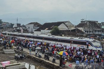 Uji coba reaktivasi kereta api jalur Cibatu-Garut