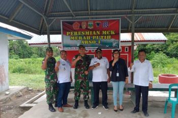 Wakil Bupati Keerom resmikan MCK yang dibangun TNI di Arso