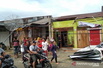 Puluhan rumah rusak akibat puting beliung