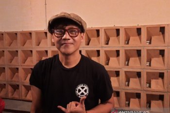 Artis Nugie kritik jalur sepeda di Jakarta