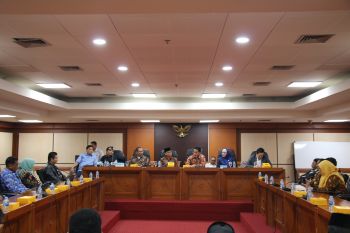 IAIN Kendari Audiens Alih Status Dengan Komisi II DPR-RI