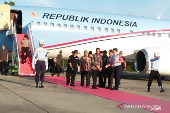 Presiden Jokowi mendarat di Lanud Roesmin Nurjadin Pekanbaru
