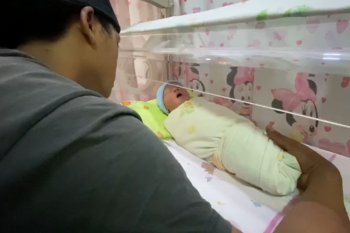 Petugas Dilantas Polda Metro bantu ibu hendak melahirkan