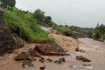 Tanggul Sungai Piji Kudus jebol lagi sepanjang 10 meter