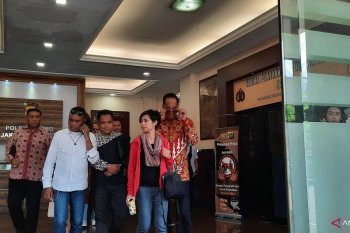 Karen "Idol" harap kasus KDRT cepat diproses