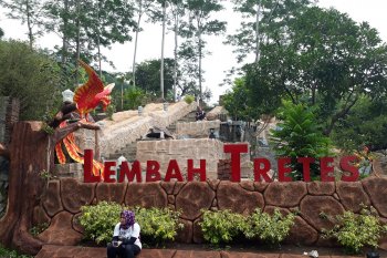 Menikmati liburan dan belajar aneka tanaman buah di Lembah Tretes Kediri (Video)