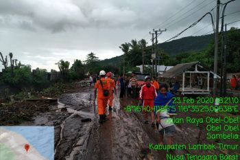 Tanggul jebol, banjir bandang terjang Sambelia Lombok Timur