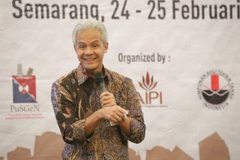 Untuk "back up", Gubernur Jateng dorong masyarakat lakukan digitalisasi data