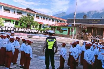 Polres Jayapura sampaikan pesan tertib berlalu lintas di sekolah