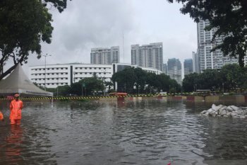 Underpass Kemayoran Jakarta Pusat tenggelam, diperkirakan capai 7 meter