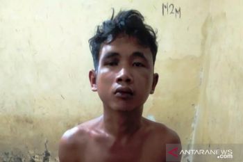 Sempat berpindah-pindah persembunyian,  pelarian Carles berakhir di Pekanbaru