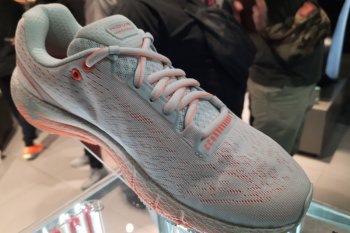 Sepatu lari bisa lacak kecepatan hingga irama langkah