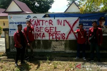 Aktivis mahasiswa "segel" Kantor Polisi Pamong Praja Bintan