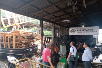 Suparma bantu IKM pembuatan tahu Sidoarjo bahan bakar kayu