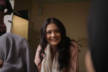 Amanda Rawles lanjutkan sekolah karena terinspirasi film "Ranah 3 Warna"