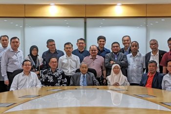 Mahathir  saya didukung 114 anggota parlemen