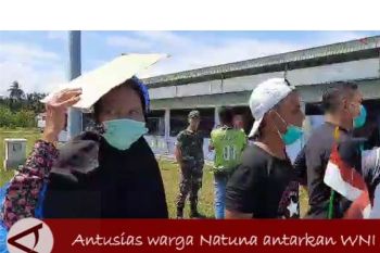 Antusias warga Natuna antarkan kepulangan WNI dari Wuhan