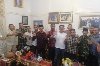 Dua kelompok pemuda yang bertikai di Baubau sepakat berdamai