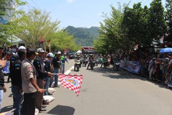 Bupati Pesisir Selatan gelar balapan motor (Video)