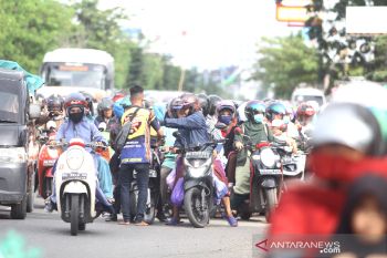 Bagikan Snack Gratis